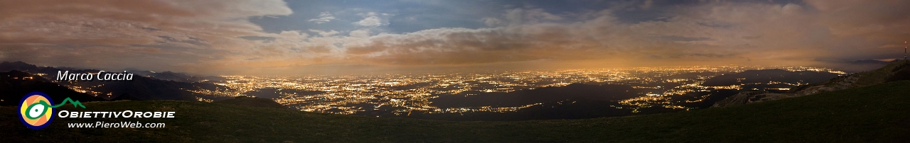 Panoramica dal Linzone sulle luci della pianura.jpg